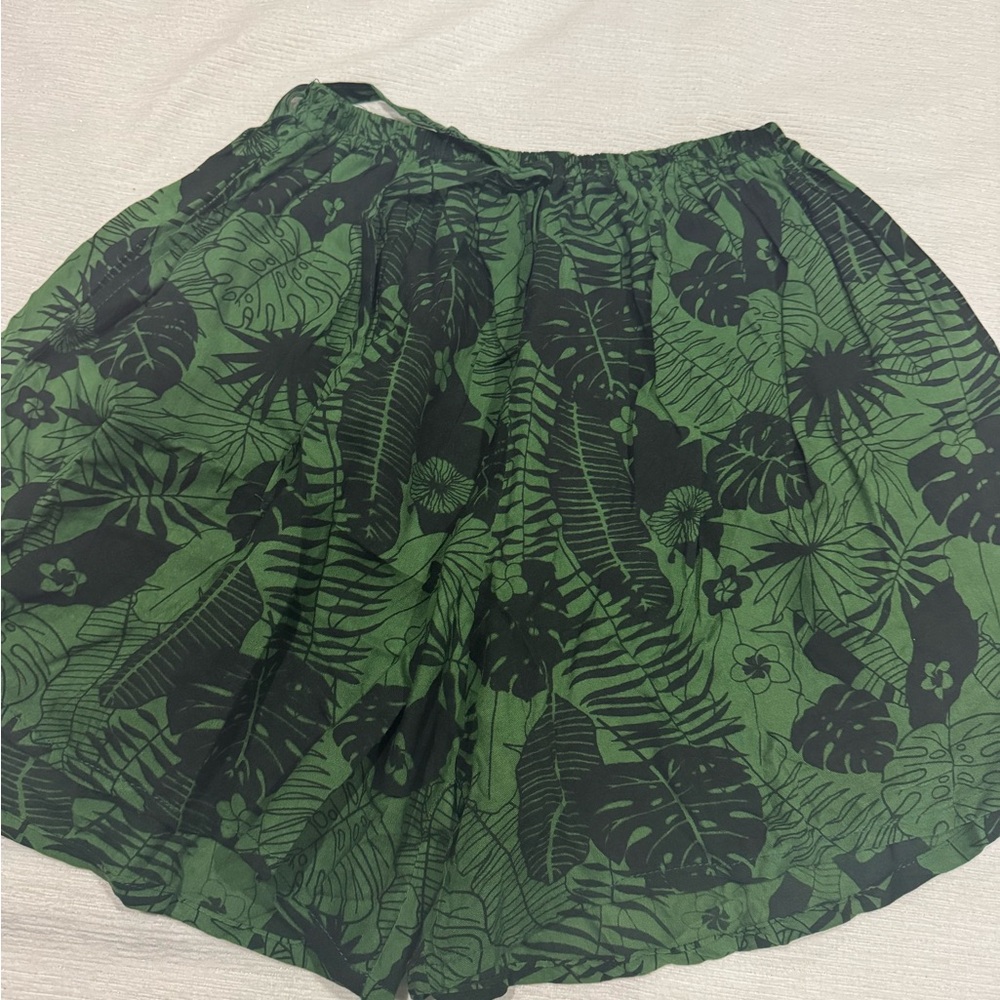 Tropical Leaf Print Women's  Shorts